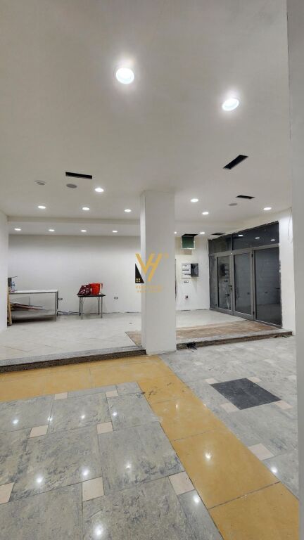 JEPET AMBIENT BIZNESI 150 M2 ME QERA TE RRUGA E KAVAJES 1.500 EURO