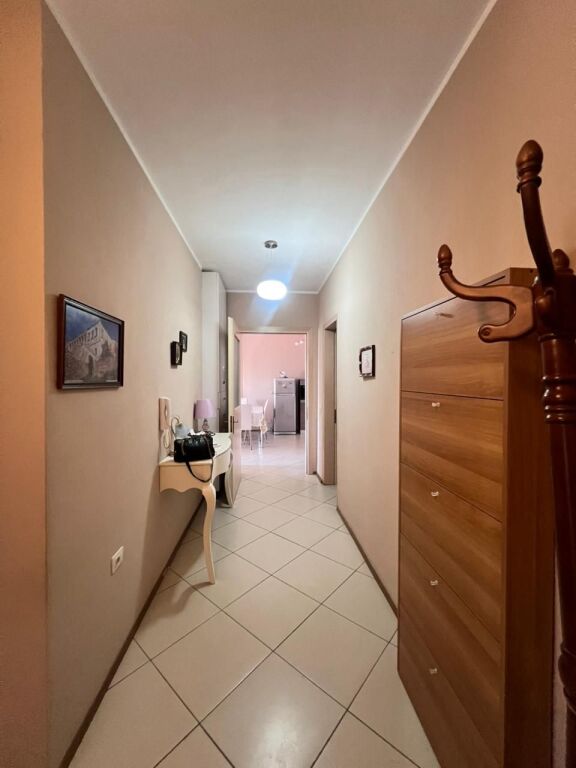 JEPET ME QERA APARTAMENT 2+1+2 PRANE MARKET KAZAZI, DURRES