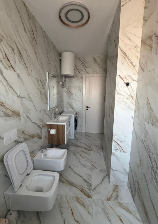 Apartament 1+1 me qira + post parkimi – Xhamllik