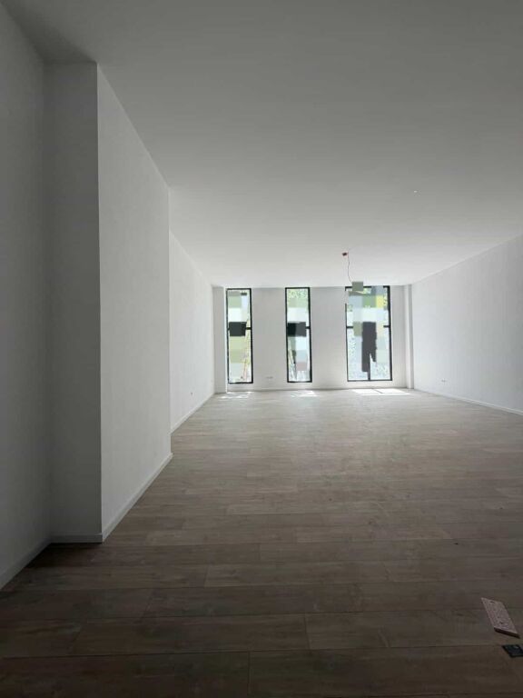 Zyre Me Qera Tek Rruga E Kavajes (ID BZ2925) Tirane