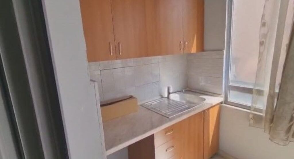 Qera | Ambjent Biznesi | Rruga Myslym Shyri | 1000 €/muaj