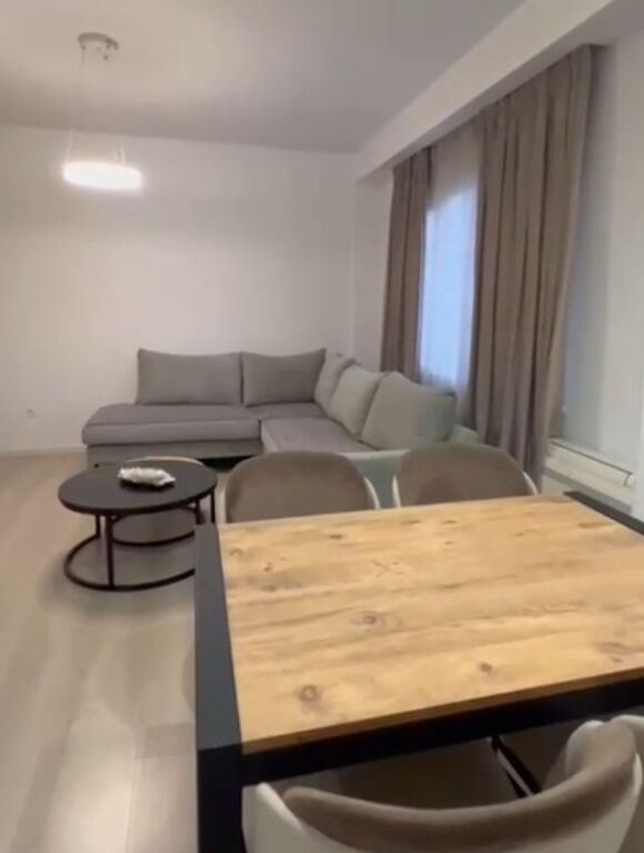 🏡 Apartament 2+1 me Qera – Zona Misto Mame (Yzberisht)