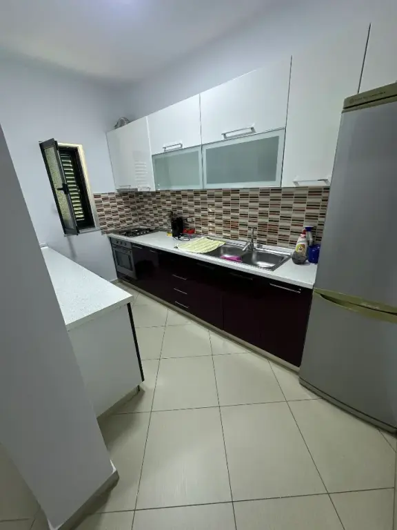 Qera | Vilë 3 + 1+2+Post Parkimi | Kafja e Rremës | 850 €/muaj