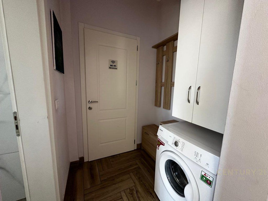 2 garsoniere per shitje prane Stadiumit Dinamo