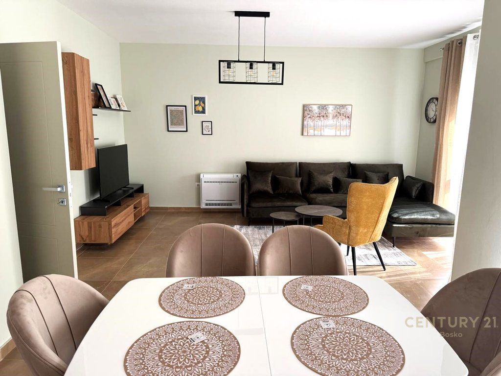 Jepet me Qera Apartament 2+1+2 , Zogu i Zi