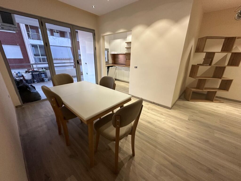 🏢Tek Shkolla e Mesme “Ismail Qemali” jepet me qera apartament 3+1+2,i mobiluar.1,400Euro (i diskutueshem)