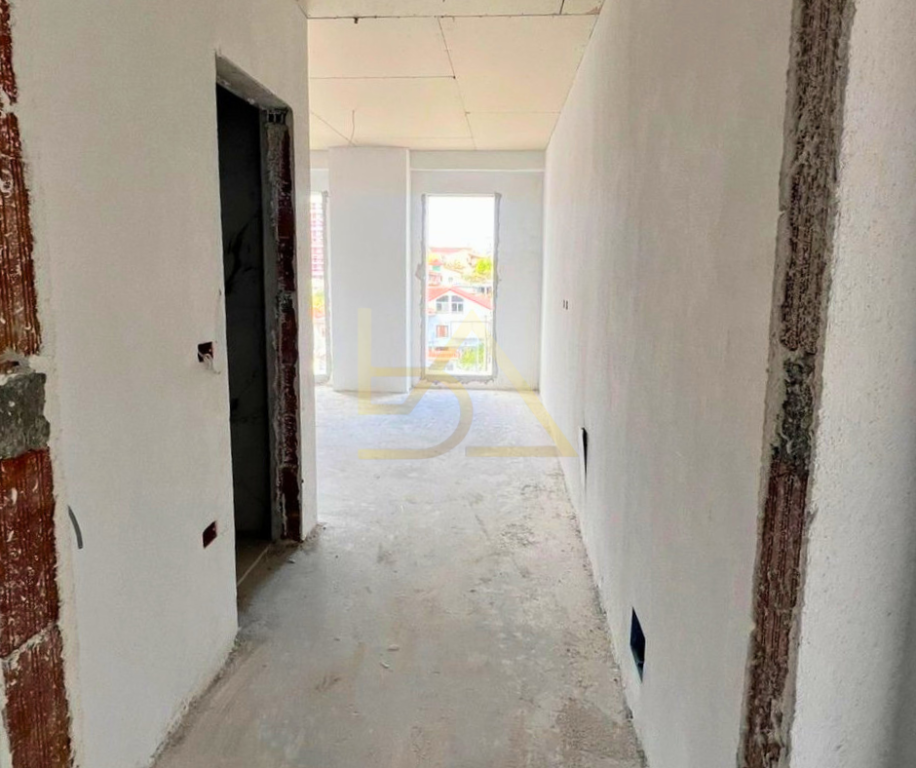 Occasione – Appartamento in Vendita, Porcellana, Tirana