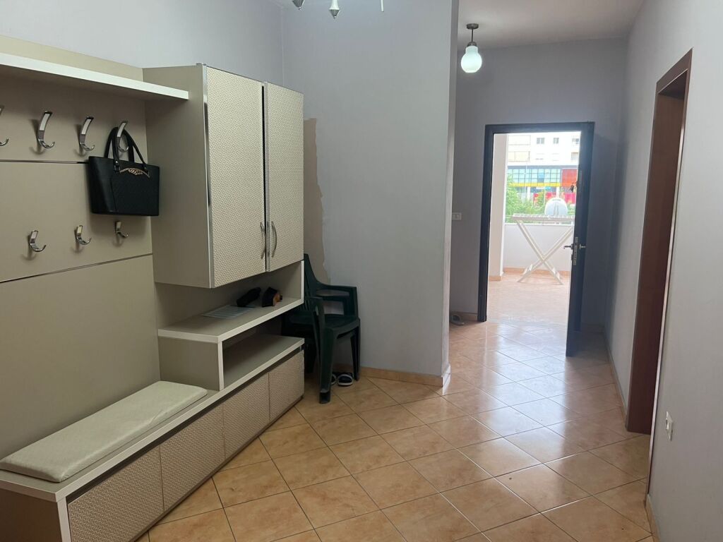 Affittasi appartamento 3+1 ad Astir 📍