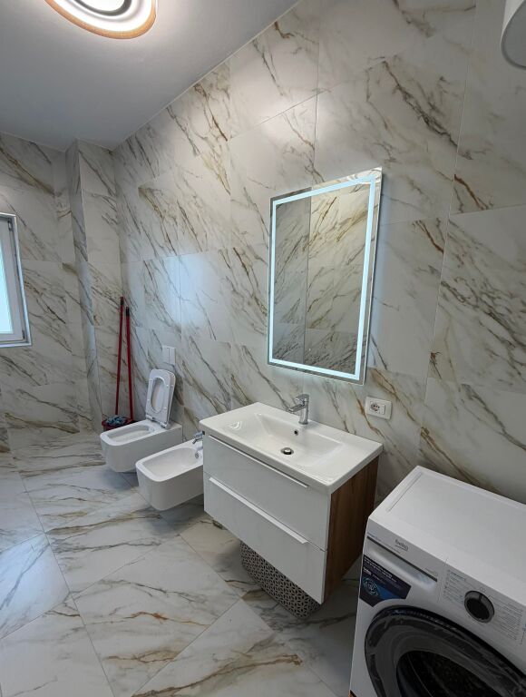 Apartament 1+1 me qira + post parkimi – Xhamllik