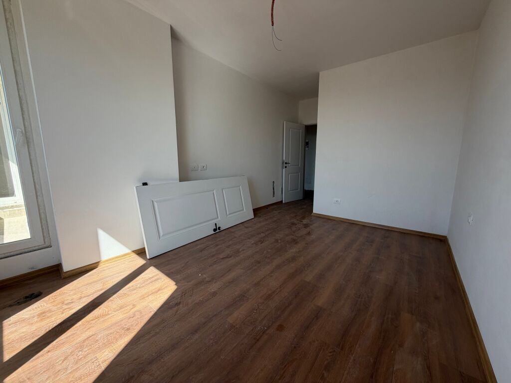 Shitet Apartament 2+1 Ekonomik, Kamez