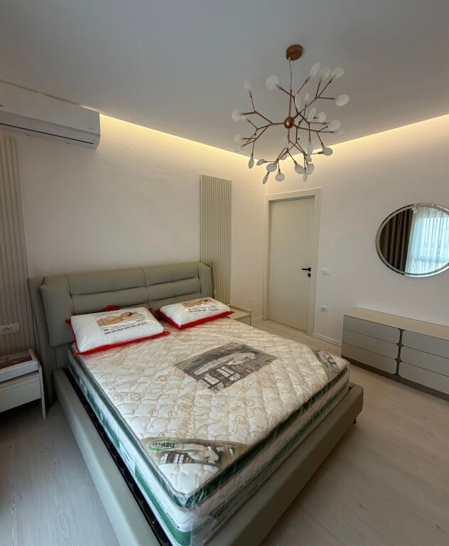 Apartament 1+1 me qira + post parkimi – Xhamllik