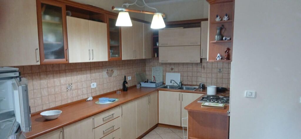 Qera | Ambjent Biznesi | Bulevardi Gjergj Fishta | 1200 €/muaj