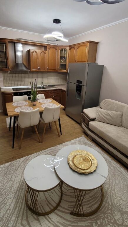 Apartament me Qera 2+1+2 – Komuna e Parisit
