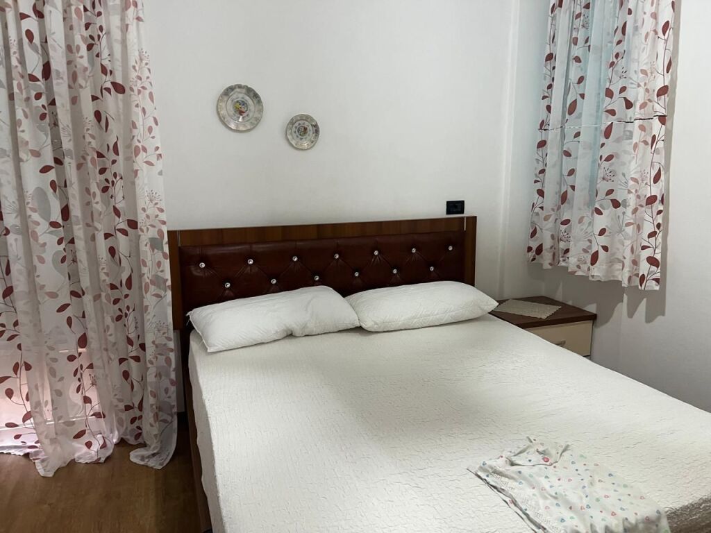 Apartament me qera 2+1 Komuna e Parisit