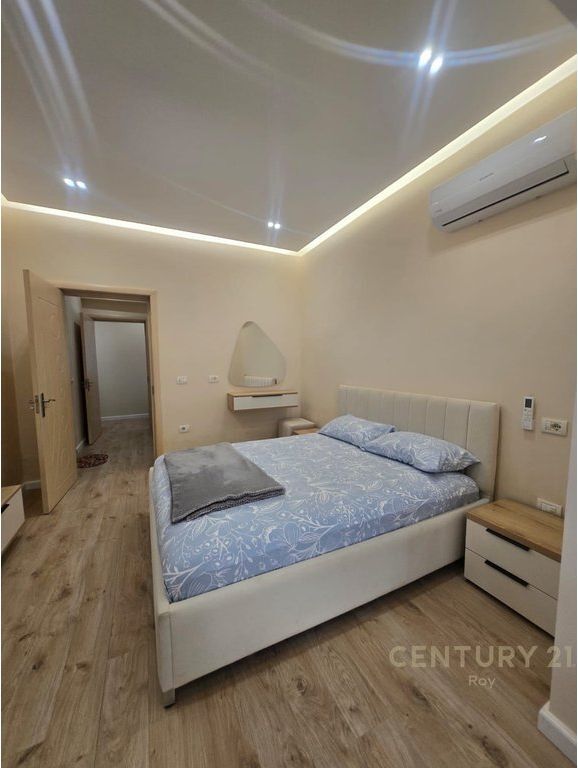 SHITET GARZONJERE ME VEREANDE NE PLAZH HEKURULLA VETEM 50M LARG PLAZHIT !!!