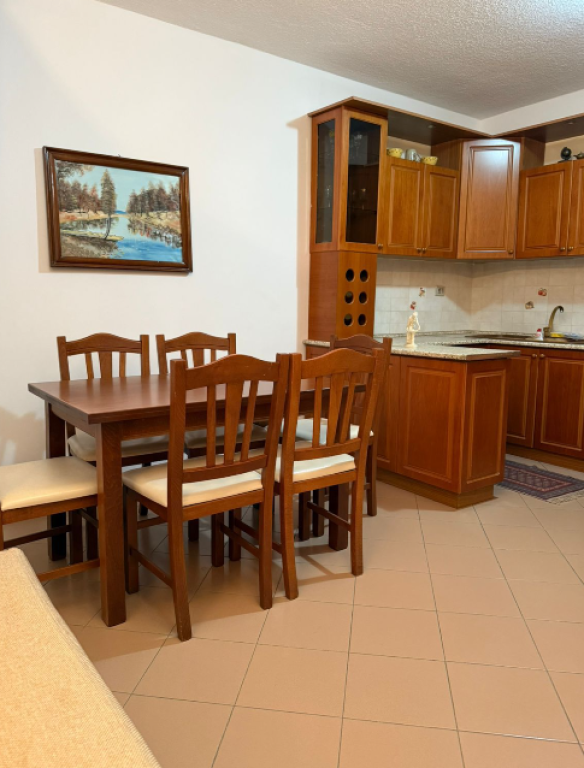 JEPET ME QIRA APARTAMENT 2+1+2 – Rruga e Kosovarëve