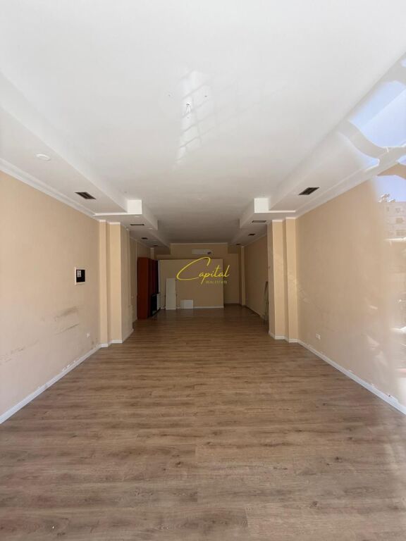 ZYRE ME QIRA 65 M2 ISH EKSPOZITA 70.000 LEKE