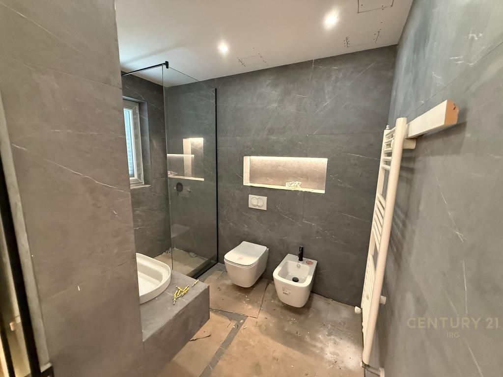 Appartamento 2+1+2 in vendita vicino allo Stadio Dinamo