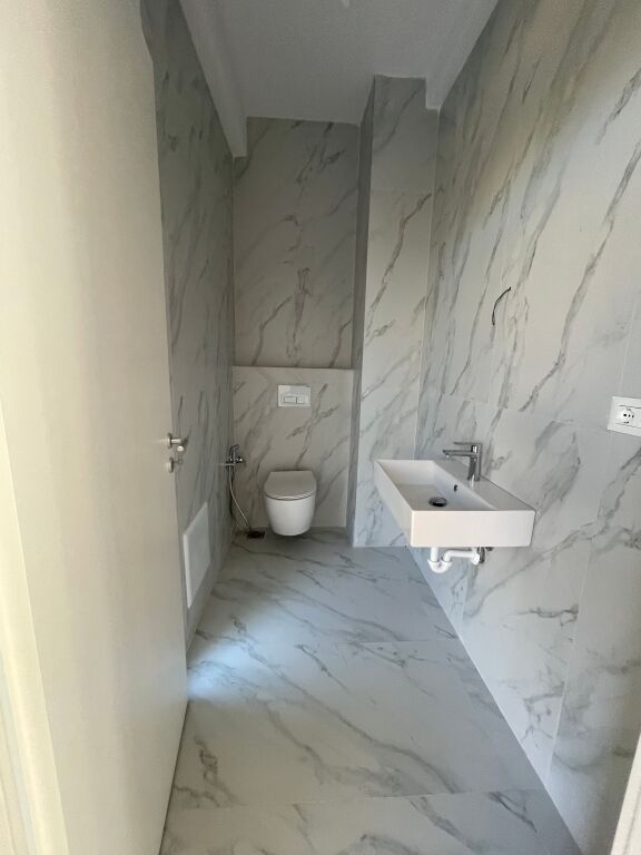 Shitet vilë (me hipoteke)