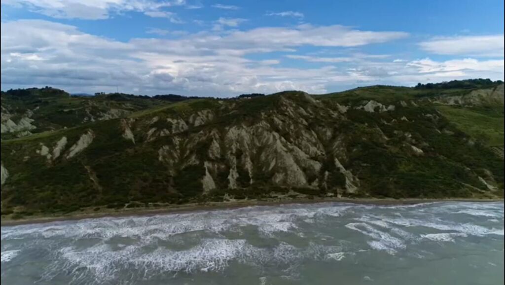 SHITET TOKE BUZË DETIT - BREGDETI I KAVAJES