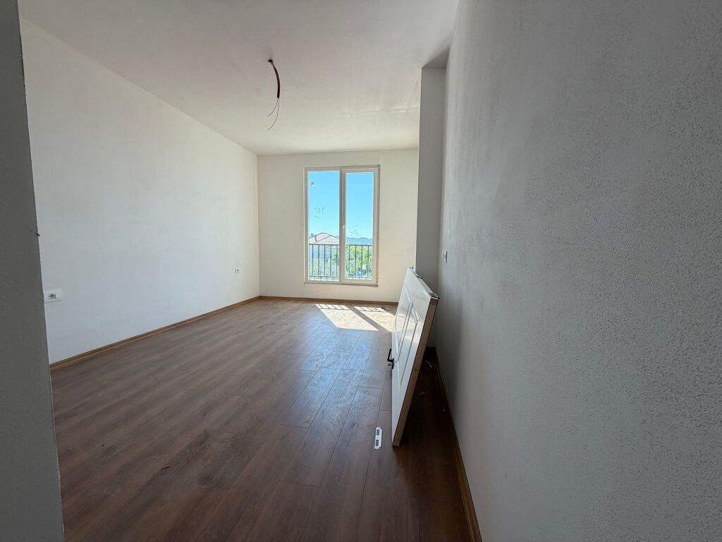 Shitet Apartament 2+1 Ekonomik, Kamez