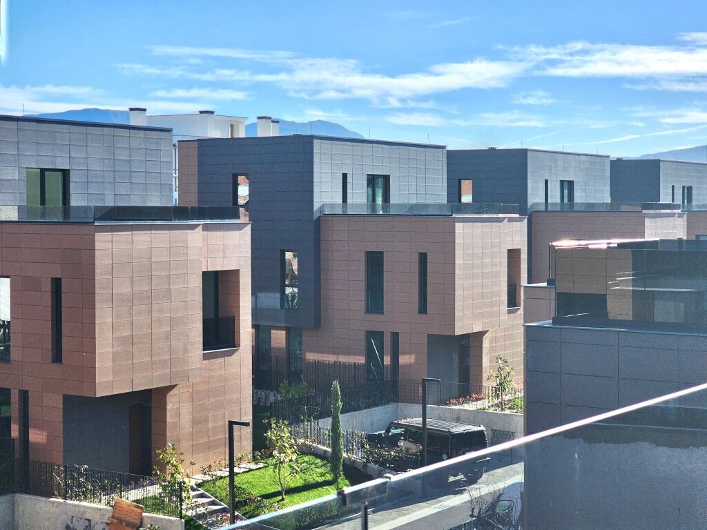 SHITET: Vilë e Bashkëngjitur 📍Luminor Residence - TEG, Pas Uni. Aldent ((780,000€))