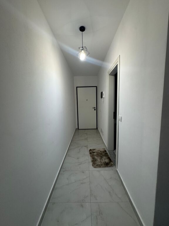 Shitet Apartament 1+1 Golem