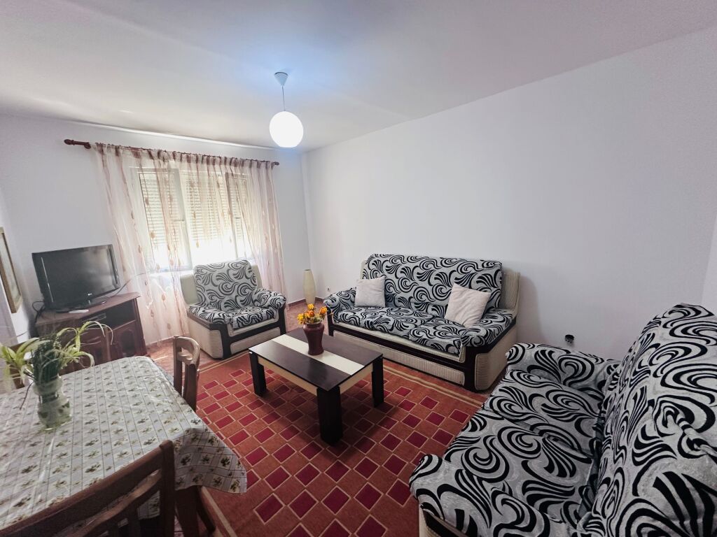 Jepet Me Qera Apartament 2+1+1 Ballkon