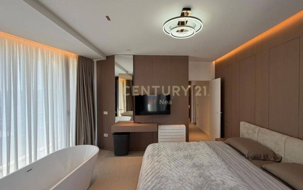 SUPER APPARTAMENTO DI LUSSO 2+1+ POSTO AUTO IN AFFITTO