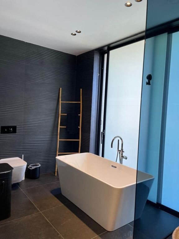 VILE ME QIRA NE FARKE TIRANE LUKSOZE