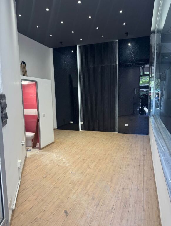 Negozio in Affitto, Via Barrikadave, Tirana