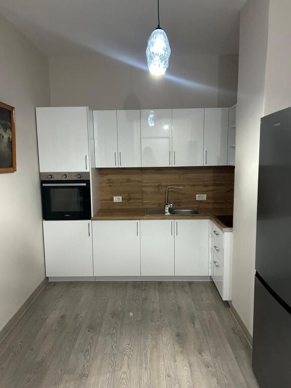 Apartament 1+1 me qera ne Xhamllik
