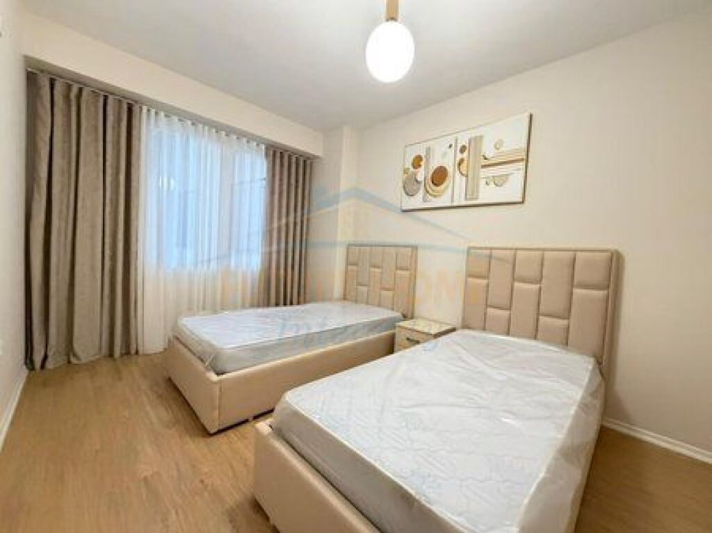 Shitet, Apartament 2+1, Yzberisht, Tiranë