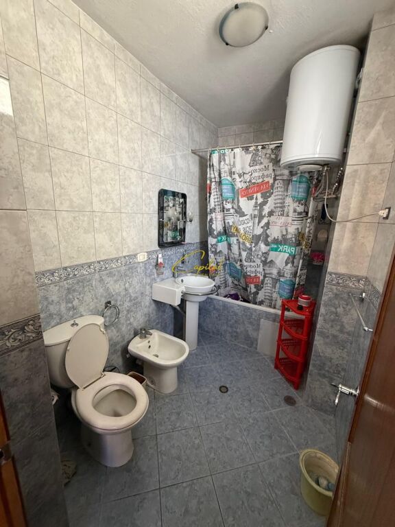 ZYRE ME QIRA 150 M2 ISH EKSPOZITA 120.000 LEKE