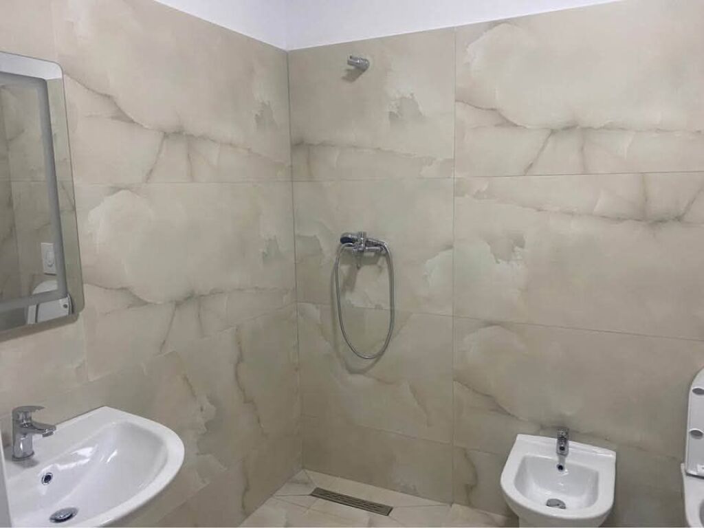 JEPET ME QERA APARTAMENT 2+1 - KAMEZ