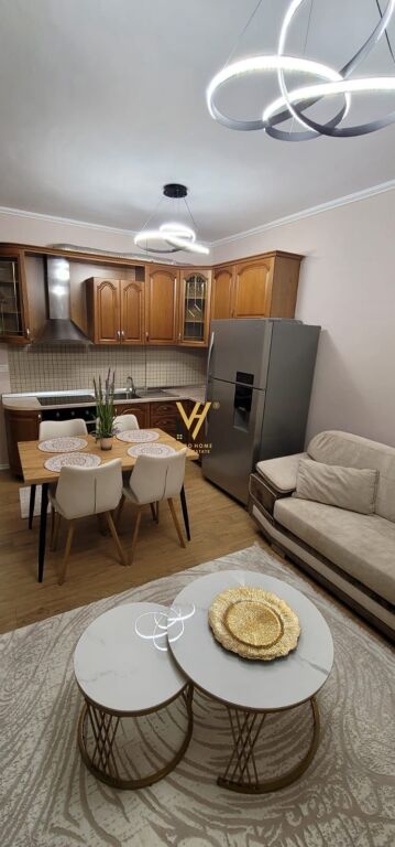 JEPET APARTAMENT 2+1+2+BLK ME QIRA TE KOMUNA E PARISIT 88.000 LEKE