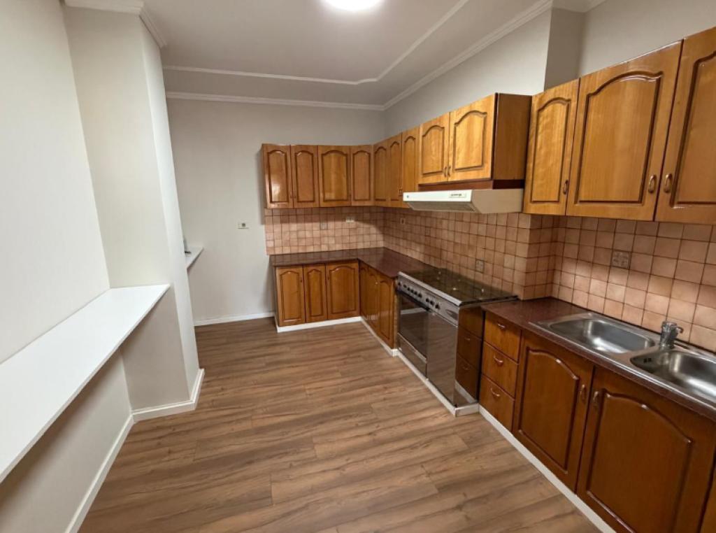 JEPET ME QIRA AMBIENT PËR ZYRA – Sheshi Wilson