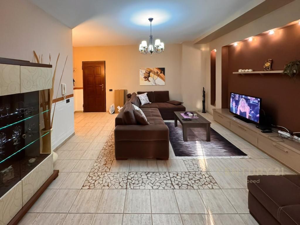 Japim me qira apartament 1+1 në zonën e Myslym Shyrit!