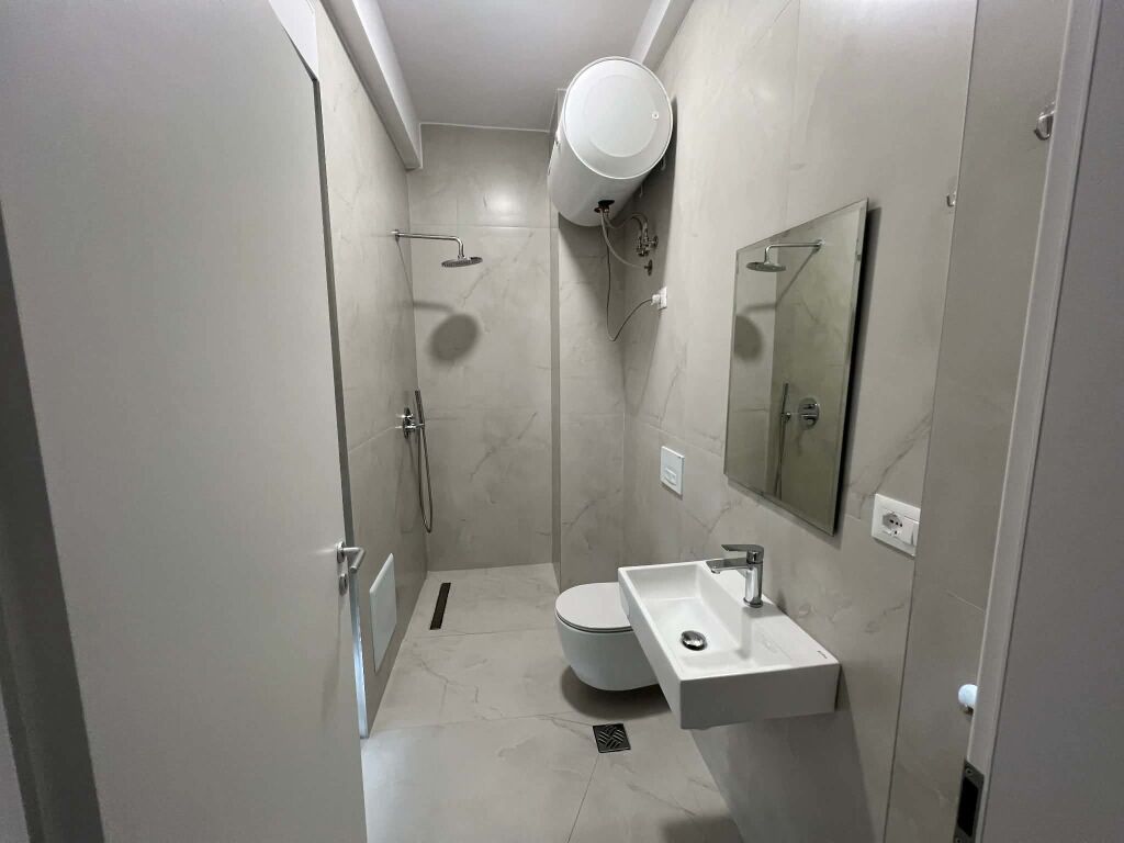 JEPET ME QERA VILA - Kompleksi ABA, Tirane