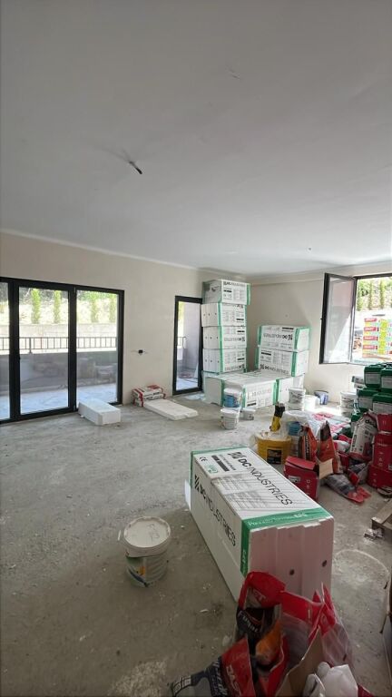 Shitet apartament 3+1+2 – Kompleksi Xheluks, Rruga e Elbasanit !