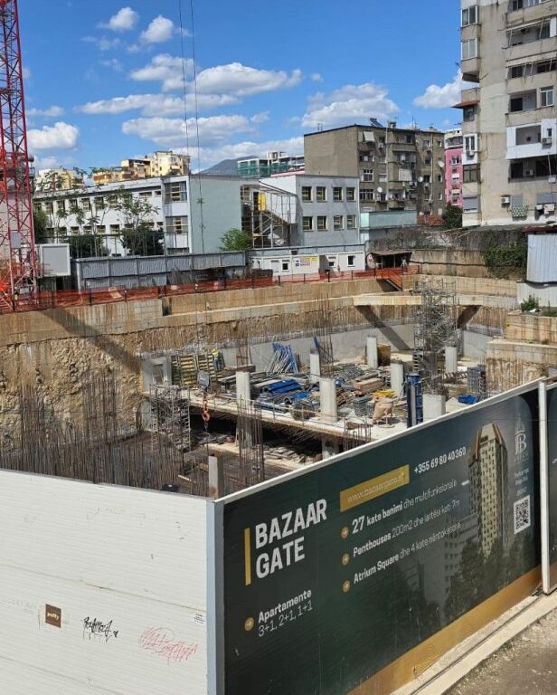 OKAZION Bazaar gate Apartment 1+1 ne shitje ne qender te Tiranes