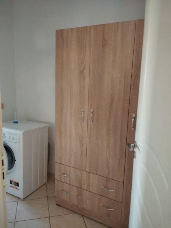 Qera | Shtëpi private 1 + 1 | Laprakë | 350 €/muaj