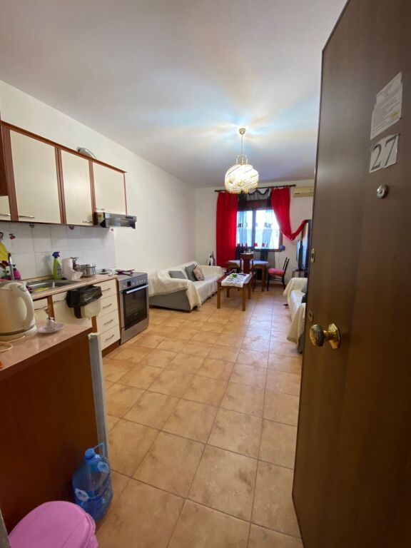 Jepet me qira apartament 1+1