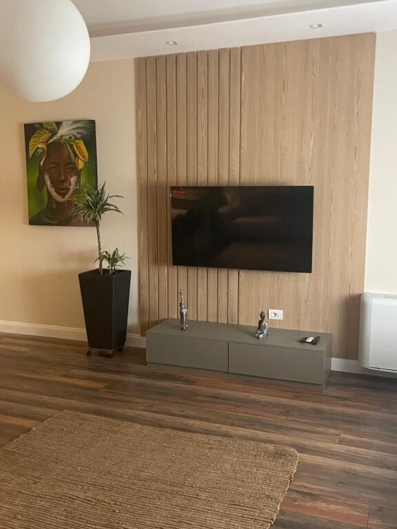 Qira, Vile, Liqeni i Farkes