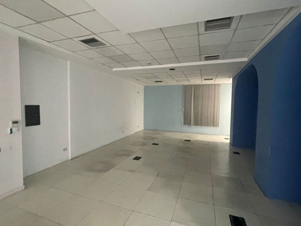 🏢 Jepet me qira njësi komerciale përballë Delijorgjit