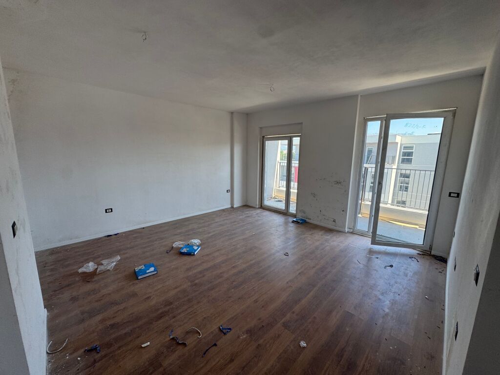 Shitet Apartament 1+1 Univers City
