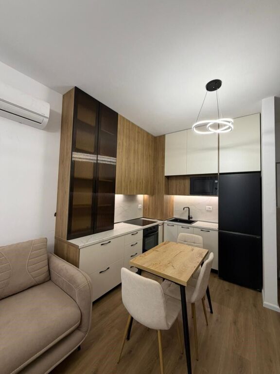 APARTAMENT 1+1 ME QERA – ALI DEMI, TIRANË