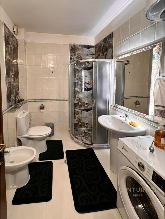 Japim me qira apartament 1+1 në zonën e Myslym Shyrit!