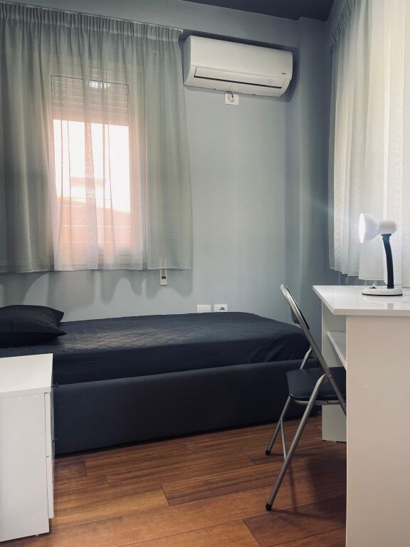 Jepet me qira apartament 2+1 tek Kopshti Botanik!