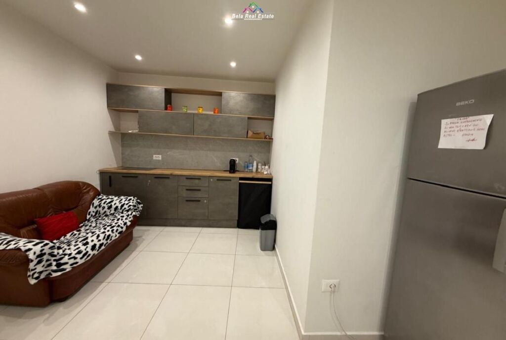 Hotel Me Qera Ne Qender ( ID BH25) Tirane